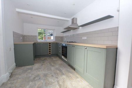 2 bedroom terraced house to rent - Photo 2