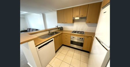 Fully Furnished. Loft Style Apartment. - Photo 2