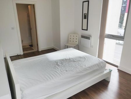 2 bedroom apartment to rent - Photo 4