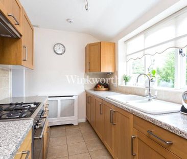 3 bedroom end of terrace house to rent - Photo 4