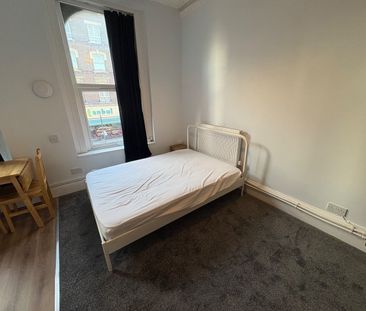 Studio Flat, Stoke Newington Road, N16 - Photo 5