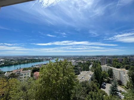 Location Appartement 4 pièces 64m² LA MULATIERE 69350 - Photo 2