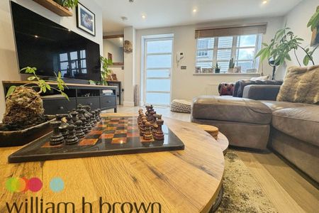 High Street, BRAINTREE - Photo 3