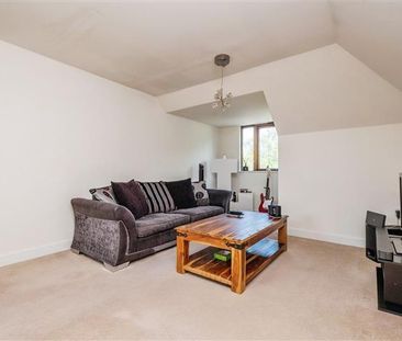 Oakwood Court, Crawley - Photo 6