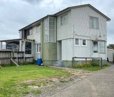 Charming 3-Bedroom Family Home for Rent in Papatoetoe, Auckland – $... - Photo 1