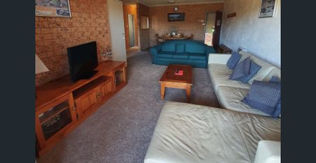 Spacious Apartment With View of Lake Jindabyne - Photo 2