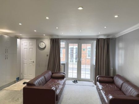 Adelaide Road, High Wycombe - Photo 4