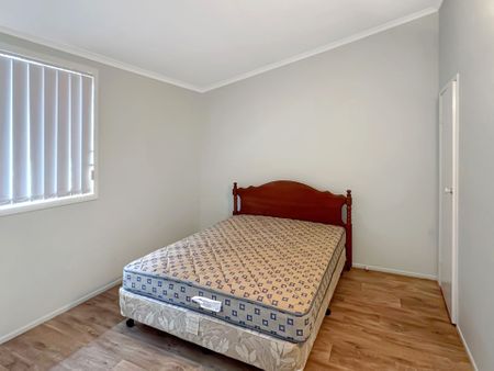 Lovely 3 Bedroom Home - Quiet Location - Photo 2