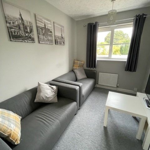 Fully furnished 5 bedroom student house - Photo 1