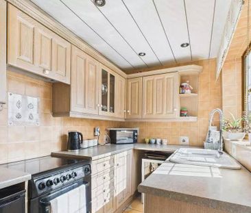 3 bed terraced house to rent Fitzwilliam Street, Swinton S64 - Photo 3