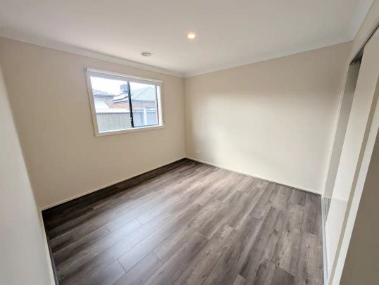 “A Stunning Home With No Carpet!” - Photo 1
