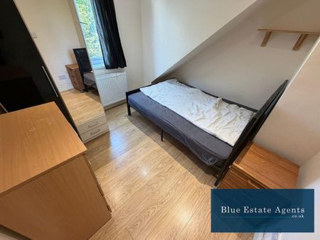 4 bedroom semi-detached bungalow to rent - Photo 4