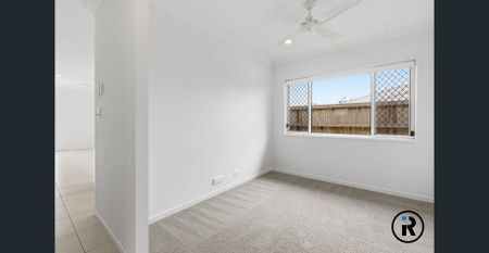 🏡 Stylish Family Living in a Peaceful Pallara Pocket - Photo 3