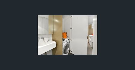 Move-In Ready Furnished Apartment | Prime CBD Location | Gym, Pool & City Views - Photo 2