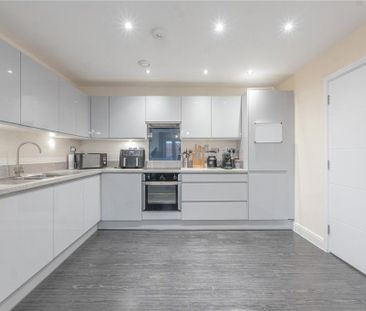 2 bedroom penthouse to rent - Photo 6