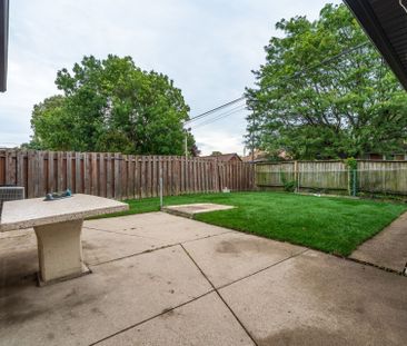 For Lease - 75 Purdy Crescent, Hamilton, Ontario - Photo 6