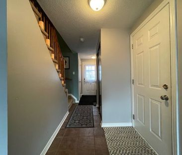 For Lease - 105 Courtney Crescent, Barrie, Ontario - Photo 2