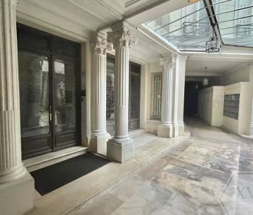 Appartement • Elysées-Madeleine - Photo 5