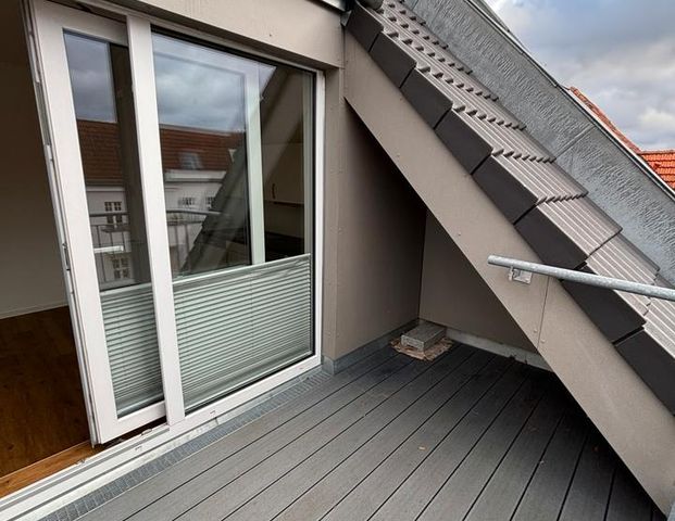 Stilvolle 2 Zimmer-DG-Wohnung mit Loggia - Neubau - Foto 1