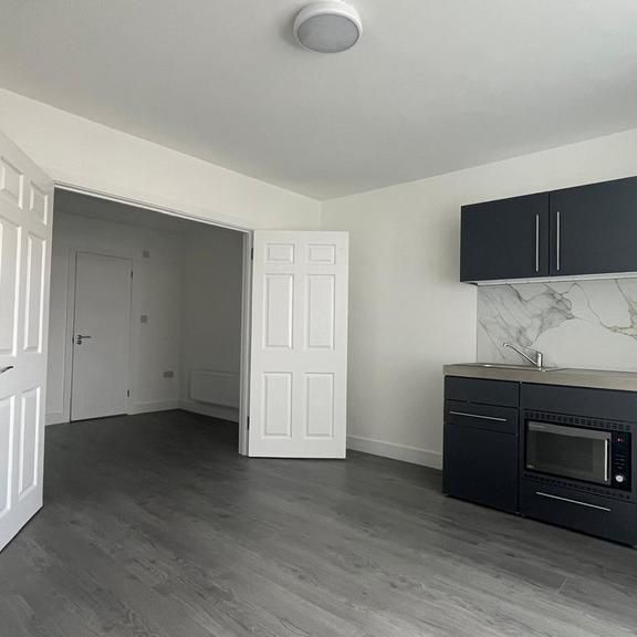 7 bedroom detached house to rent - Photo 1