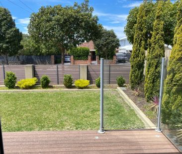 Bentleigh East - Photo 1