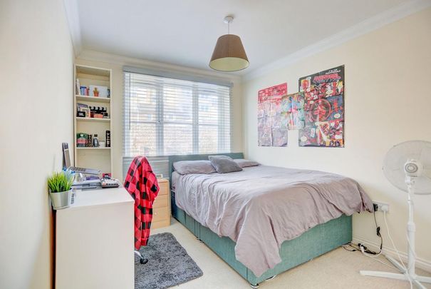 3 bedroom terraced house to rent - Photo 1