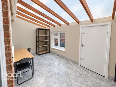 3 bedroom terraced house to rent - Photo 5