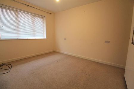 2 bedroom mews to rent - Photo 4