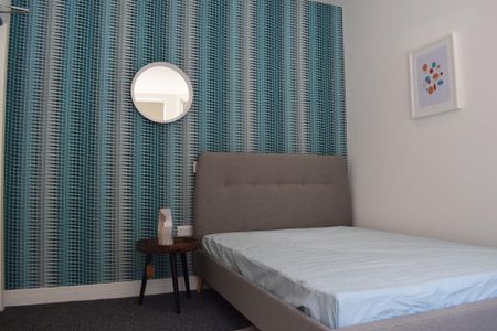 6 bedroom terraced house to rent - Photo 3