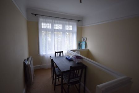 2 Bedroom Flat To Rent in Moordown - £1,150 pcm Tenancy Info - Photo 3