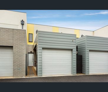 7 Poble Walk, Avondale Heights, Vic 3034 - Photo 6