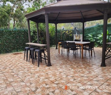 New generation studio living - fully furnished in premium location! - Photo 6