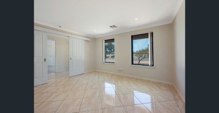 High-End Executive Home - Photo 4