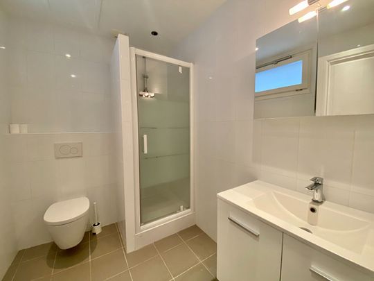 A LOUER - ELEGANT 2 PIECES RENOVE AU PIED DE LA CATHEDRALE - Photo 1