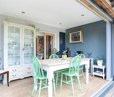 2 bedroom semi-detached house to rent - Photo 6