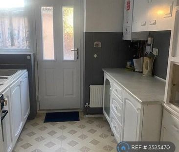 3 bedroom terraced house to rent - Photo 4