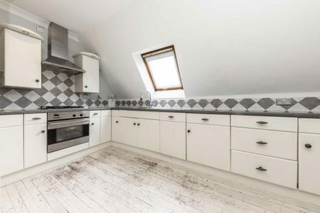 3 bedroom flat to rent - Photo 5