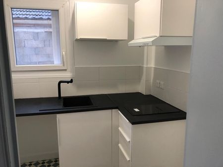 Location Appartement 1 pièce 29m² - Photo 2