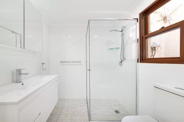 House with 1 bedroom & 1 bathroom - Photo 1