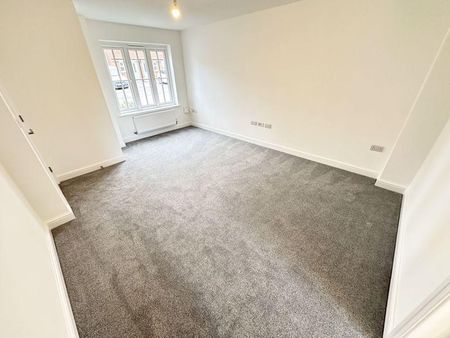 3 bedroom semi-detached house to rent - Photo 4