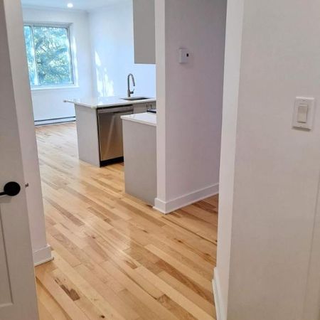 2 CH - 1 SDB - Montreal - $1,895 /mo - Photo 3