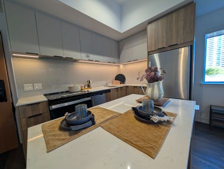 For Lease - 185 Enfield Place Unit# TH1, Mississauga, Ontario - Photo 5