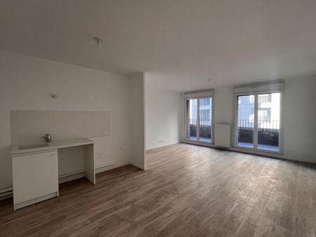 location Appartement T4 DE 78.2m² À BOBIGNY - Photo 2