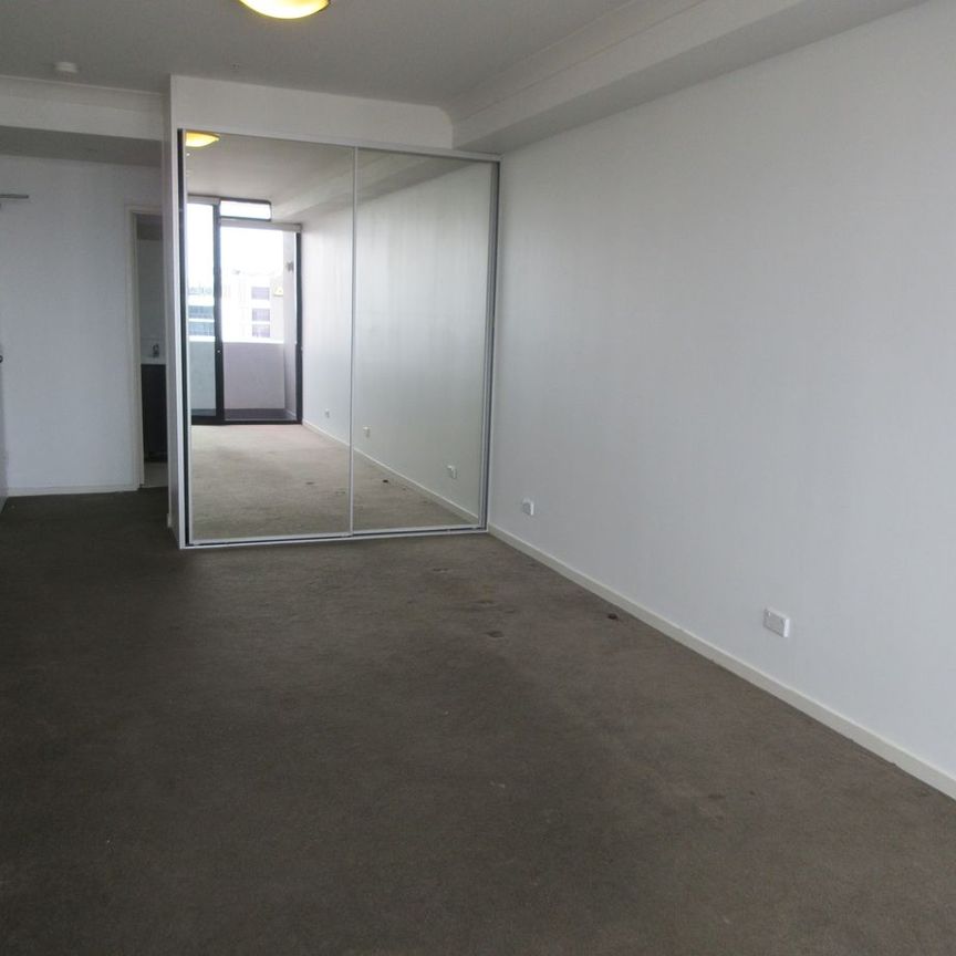 Close To Everything! - Photo 1