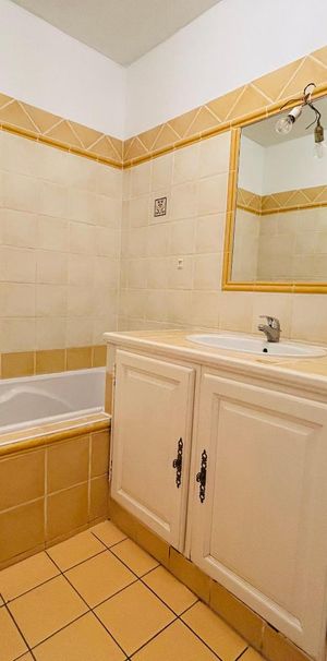 Location Appartement 2 pièces 39m² CARPENTRAS 84200 - Photo 1