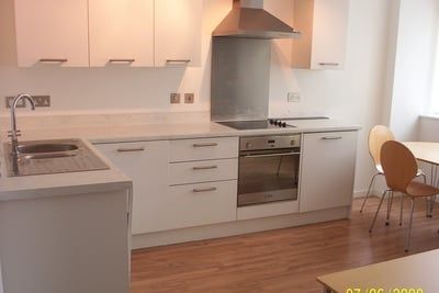 1 Bed Flat, Marco Island, NG1 - Photo 2