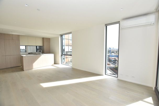 805/8E Evergreen Mews - Photo 1