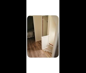 Room in a Shared House, Cleethorpes Avenue, M9 - Photo 4