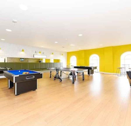 Three Bed Apartment - Photo 3