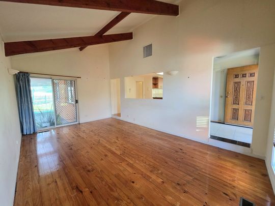 Spacious Family Home in Altona Meadows - Photo 1